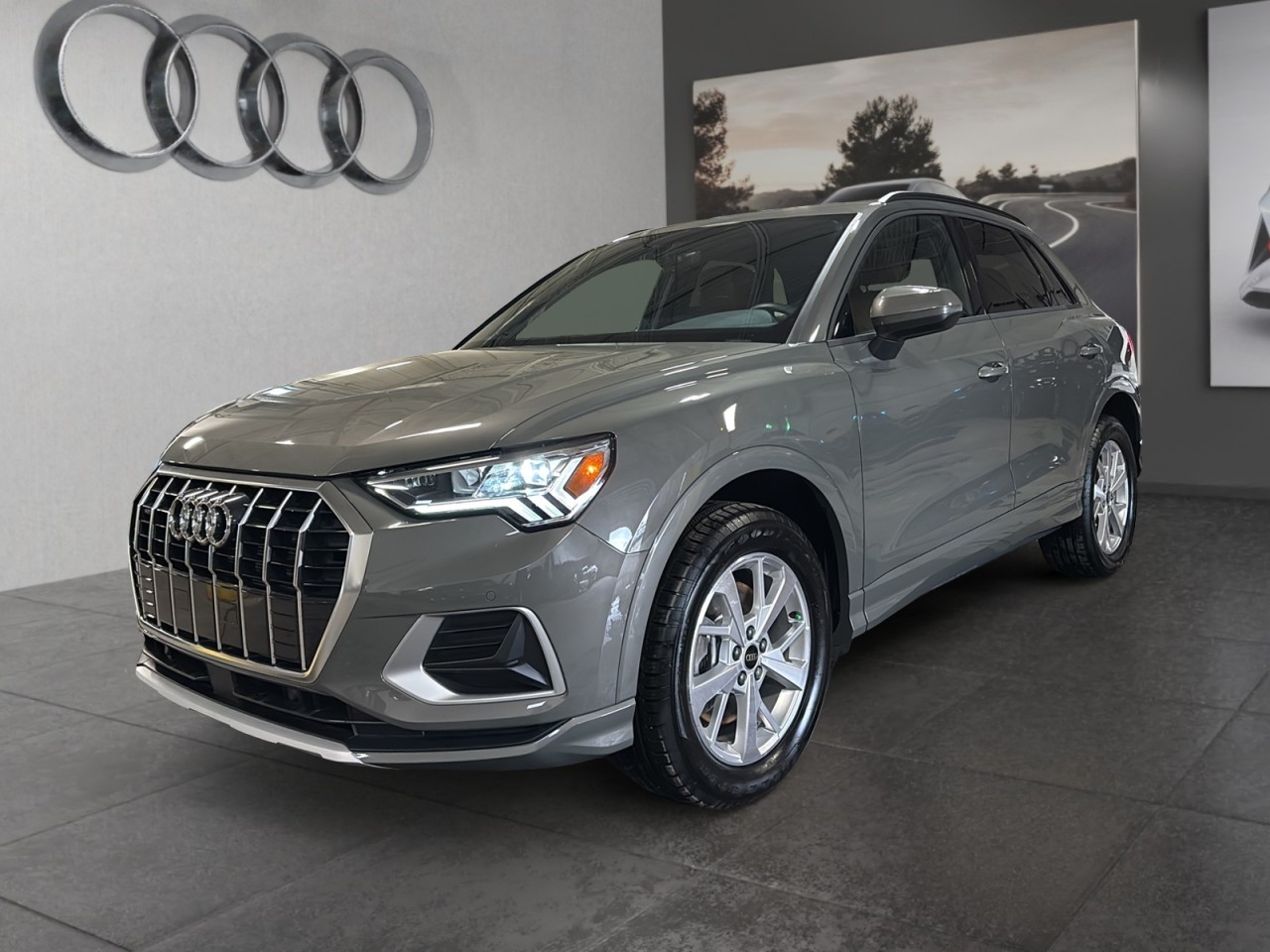 2023 Audi Q3 - Image 3