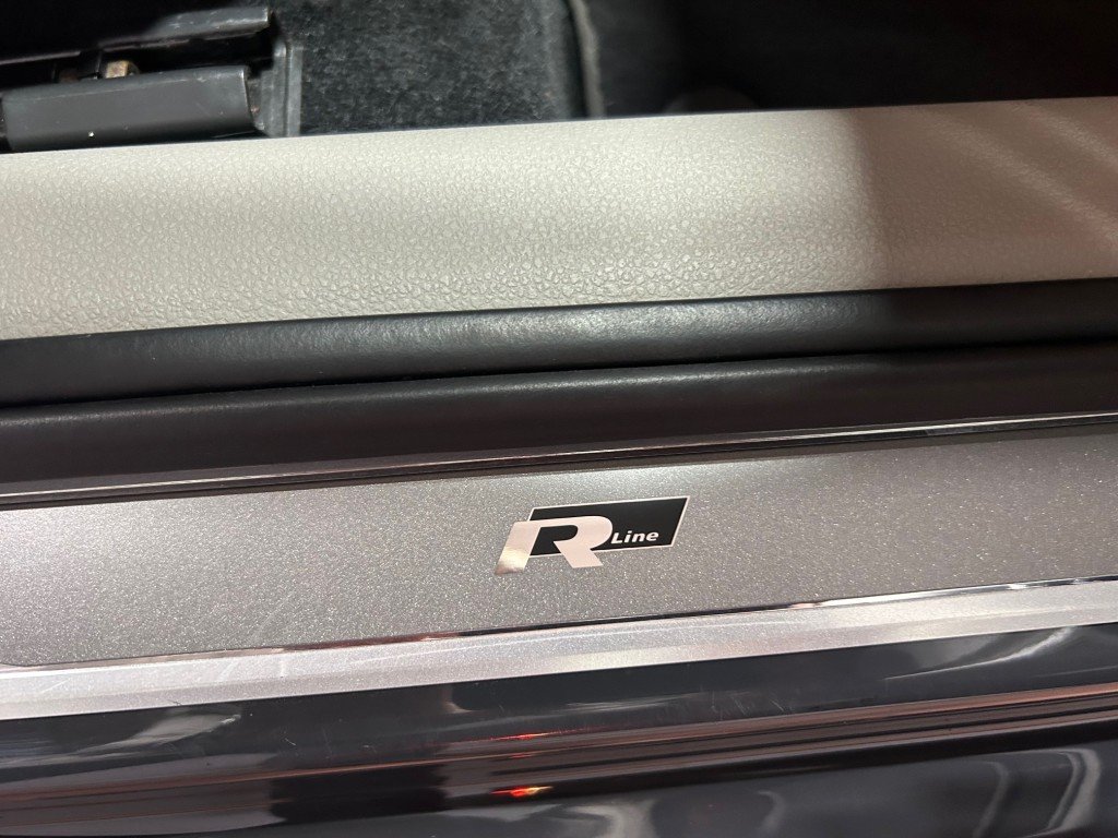 2017 Volkswagen PASSAT - Image 25