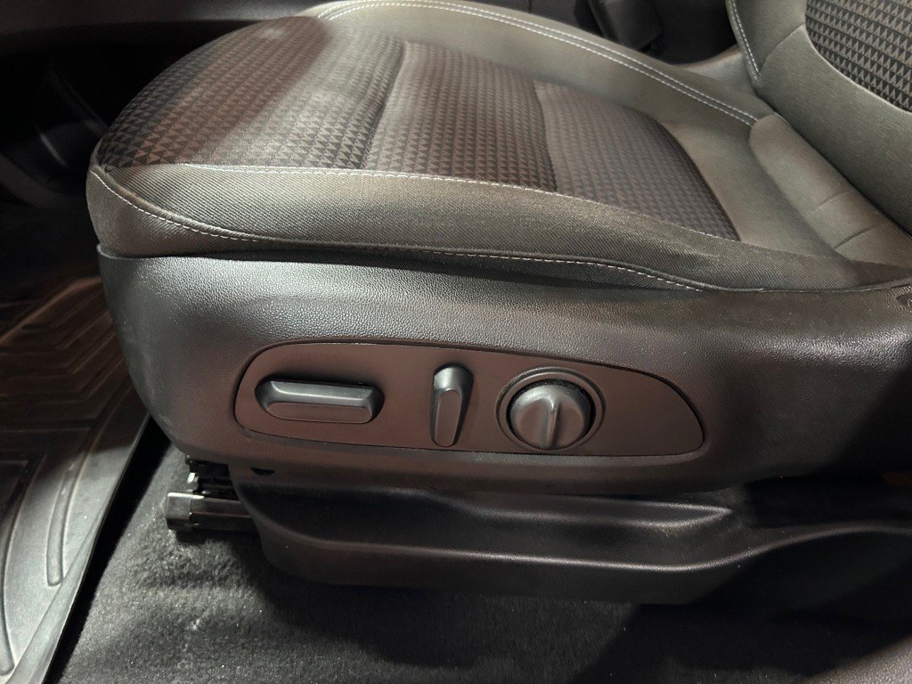 2023 Chevrolet Bolt - Image 11