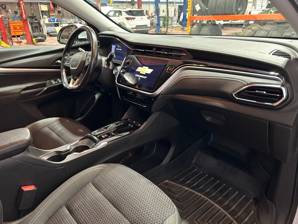 2023 Chevrolet Bolt - Image 15