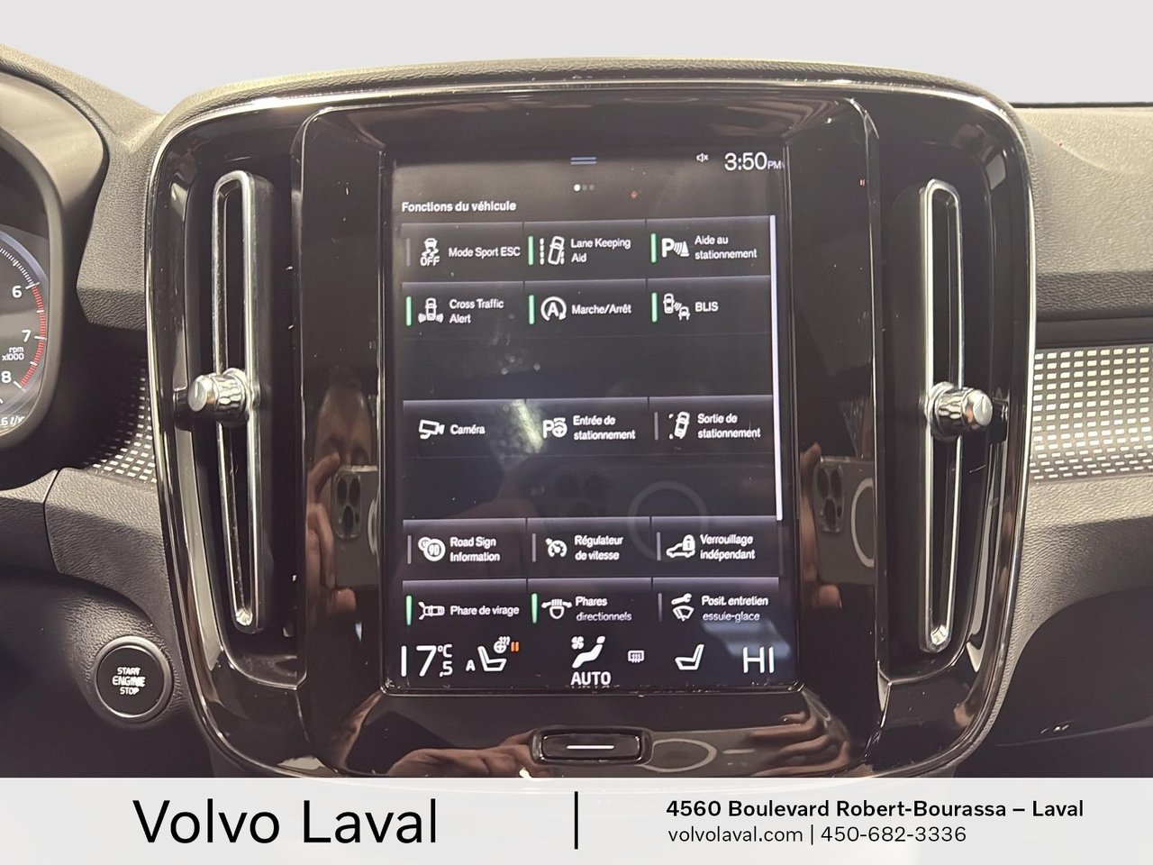 2020 Volvo XC40 - Image 16