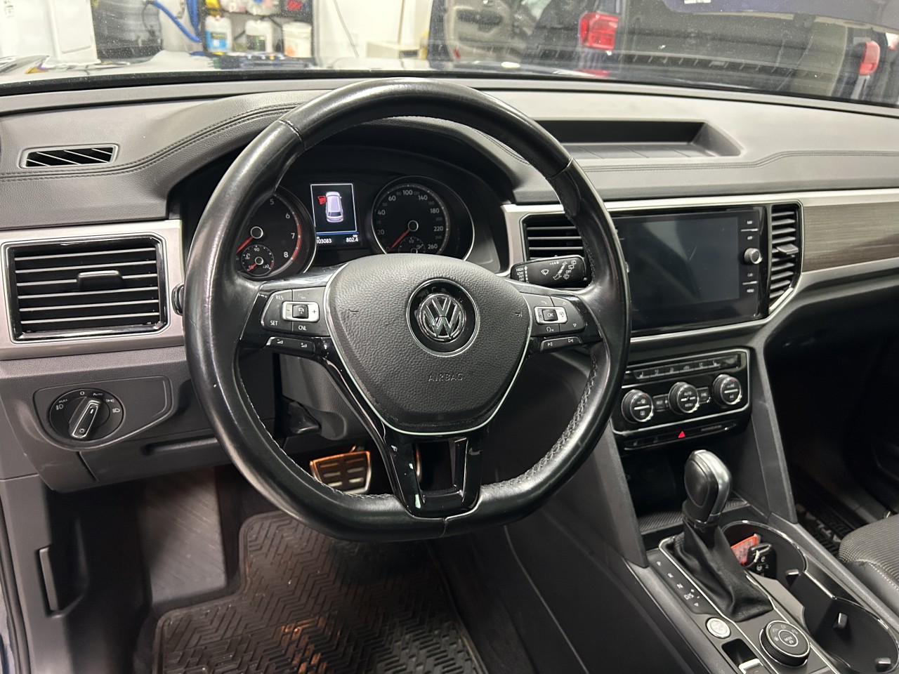 2018 Volkswagen Atlas - Image 11