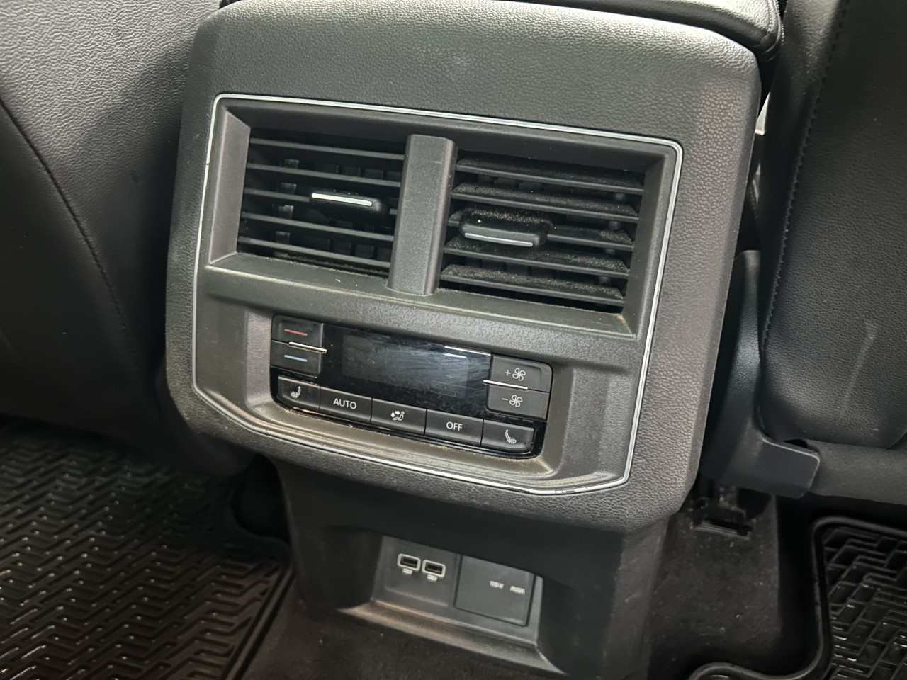 2018 Volkswagen Atlas - Image 17