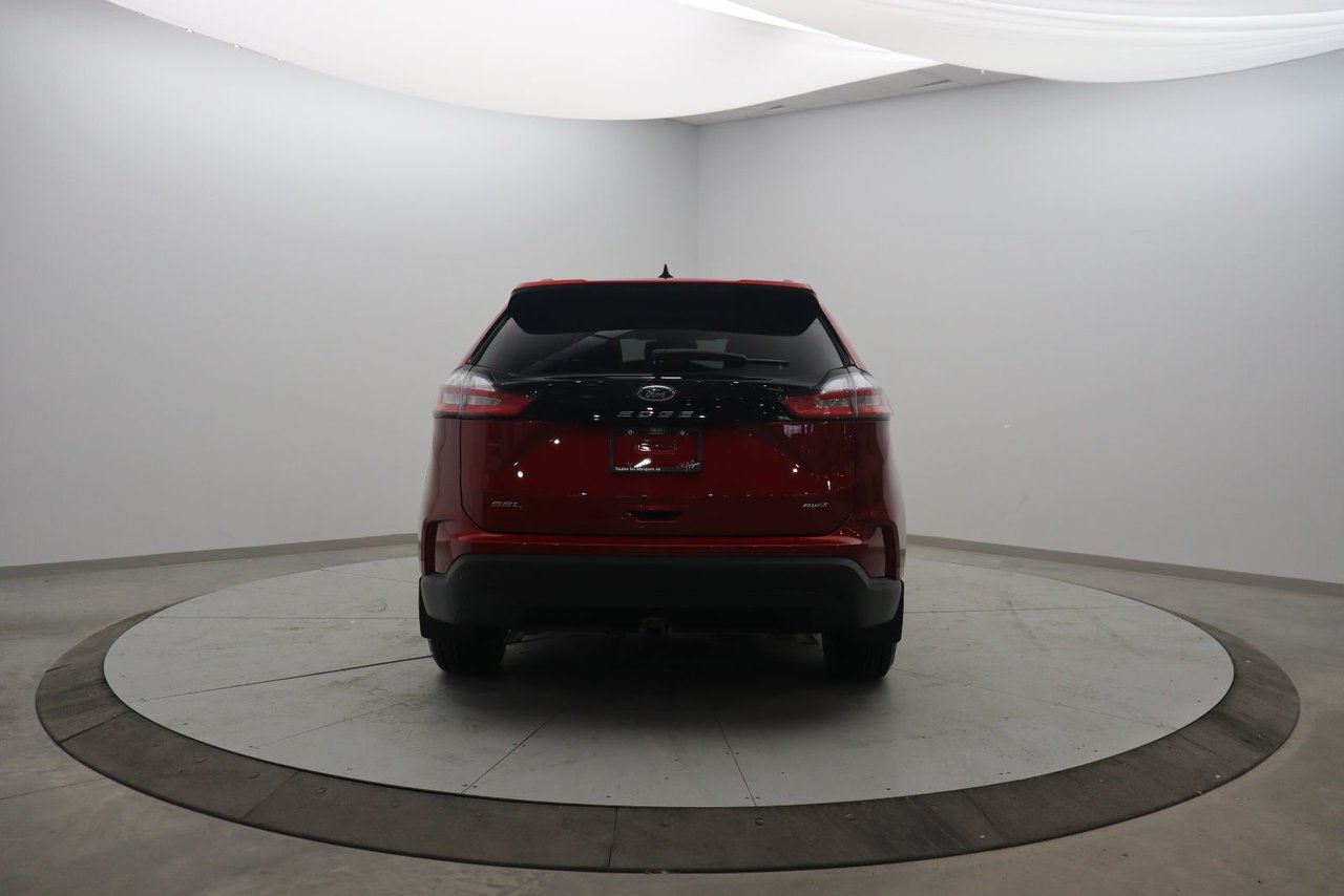 2022 Ford Edge - Image 5
