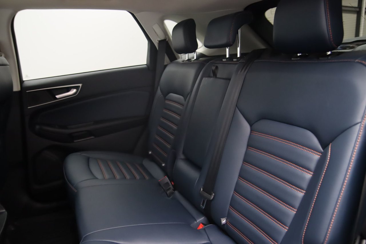 2022 Ford Edge - Image 9