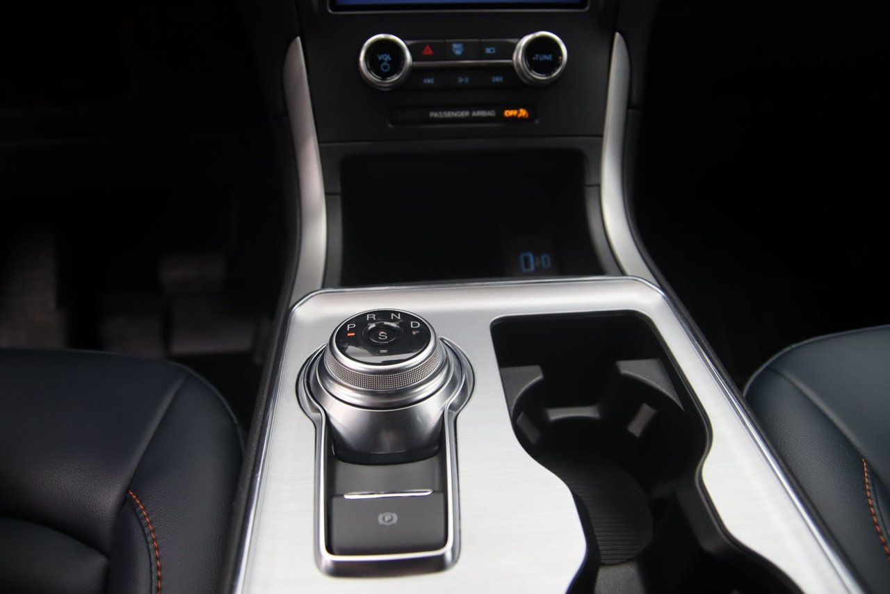 2022 Ford Edge - Image 13