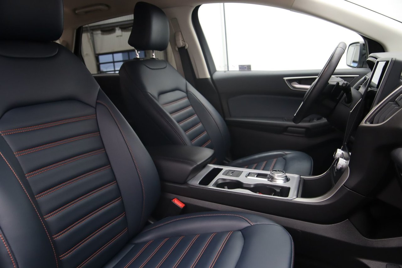 2022 Ford Edge - Image 15