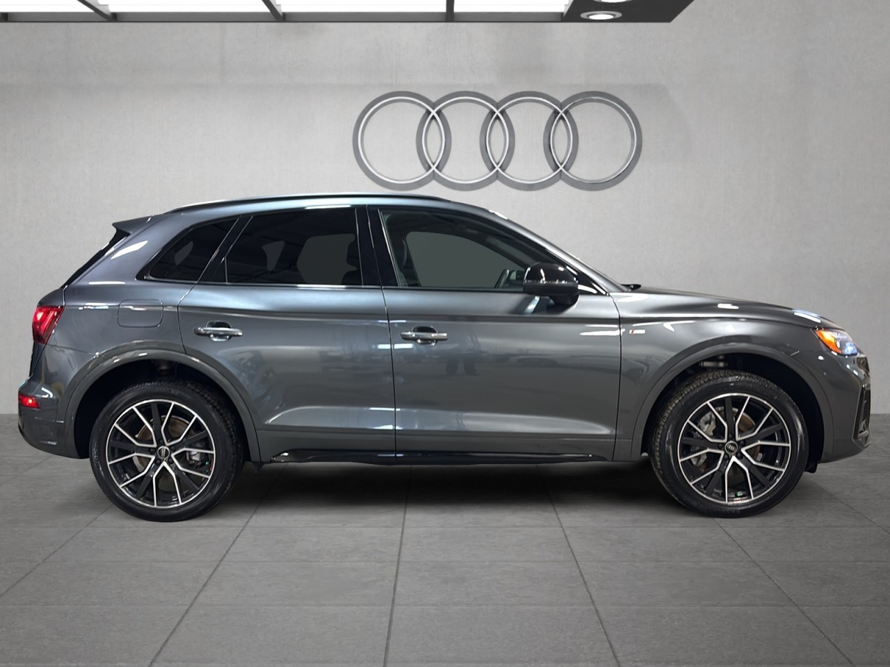 2023 Audi Q5 - Image 4