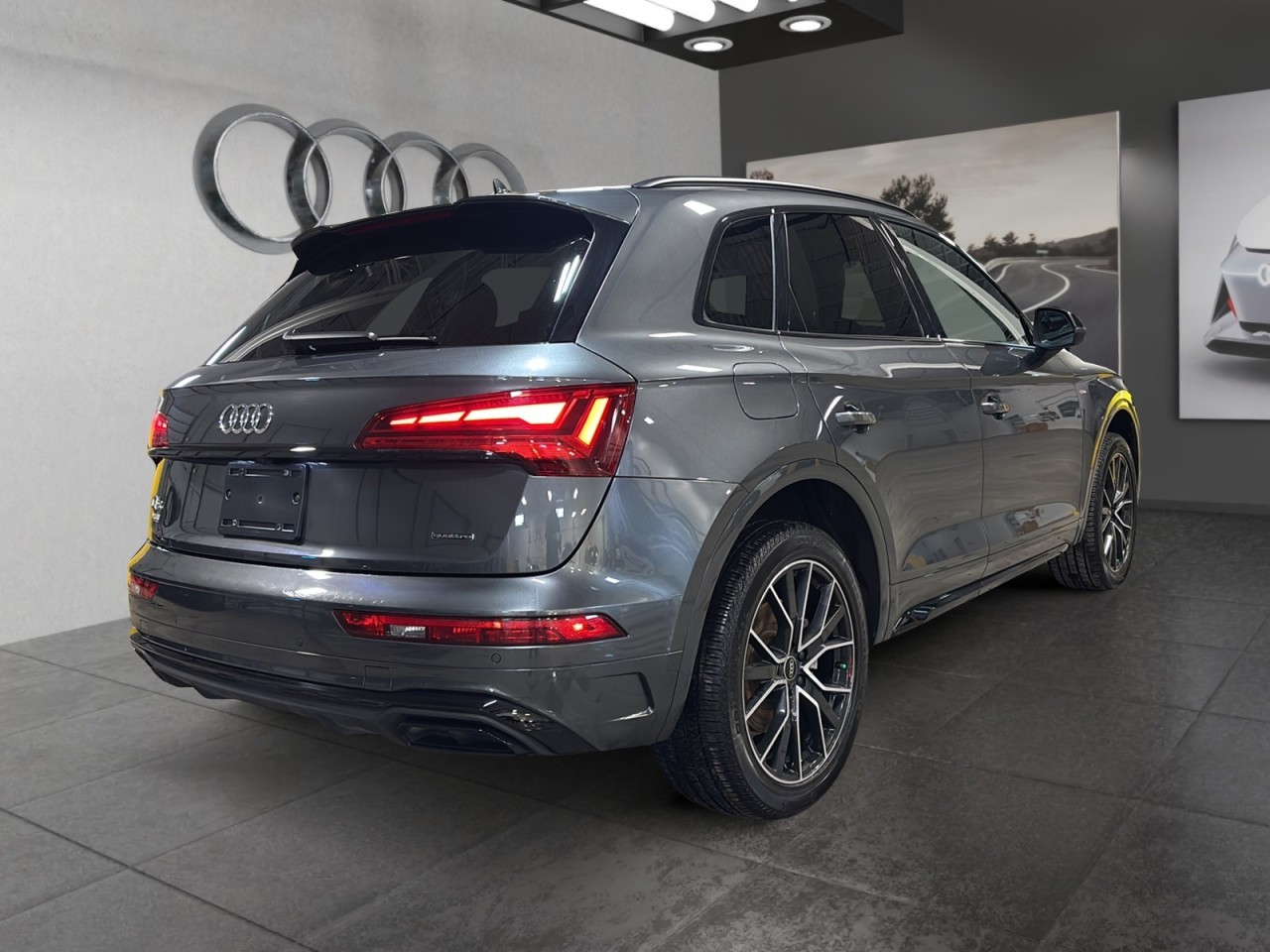 2023 Audi Q5 - Image 5