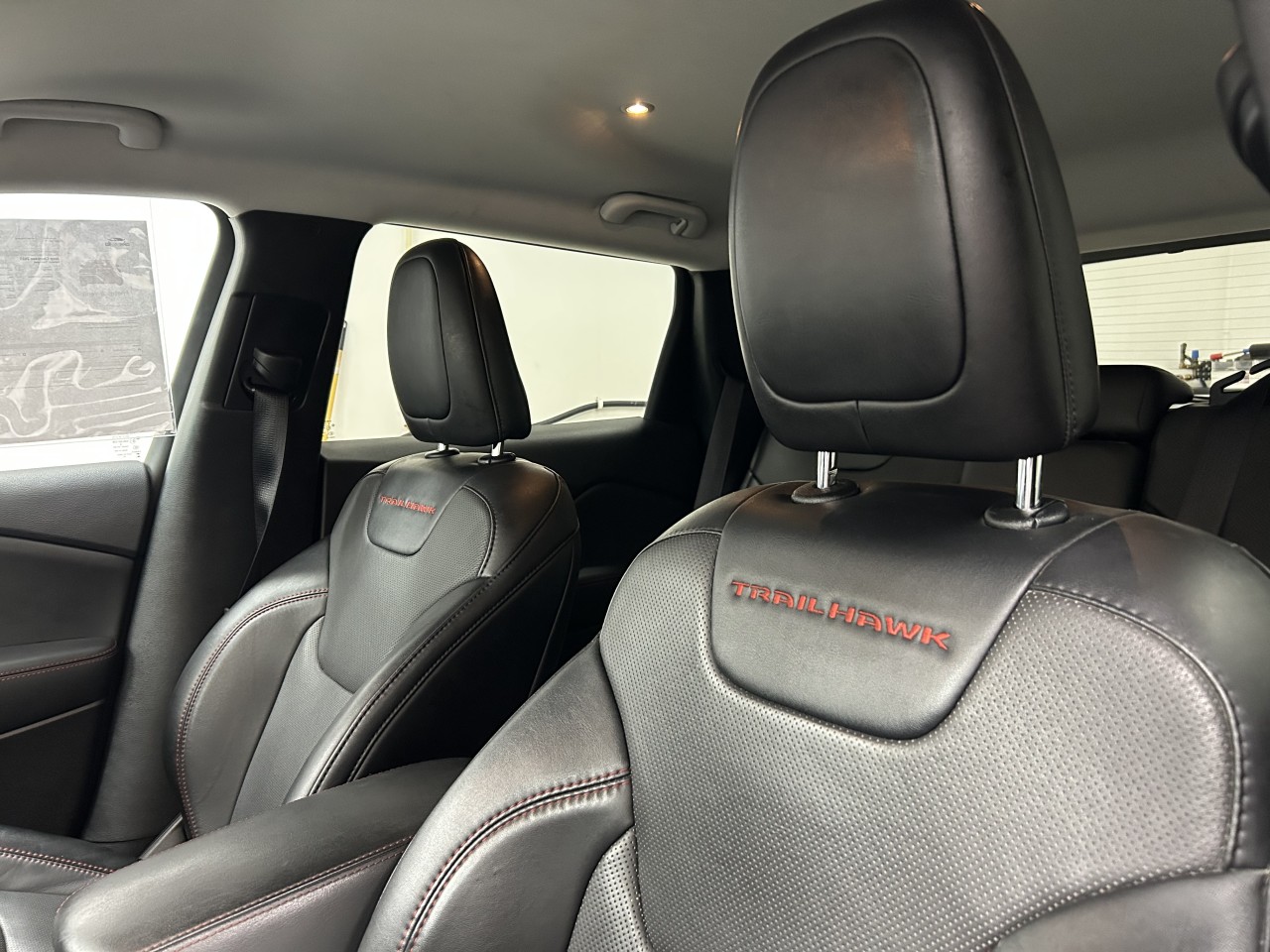 2023 Jeep Cherokee - Image 16