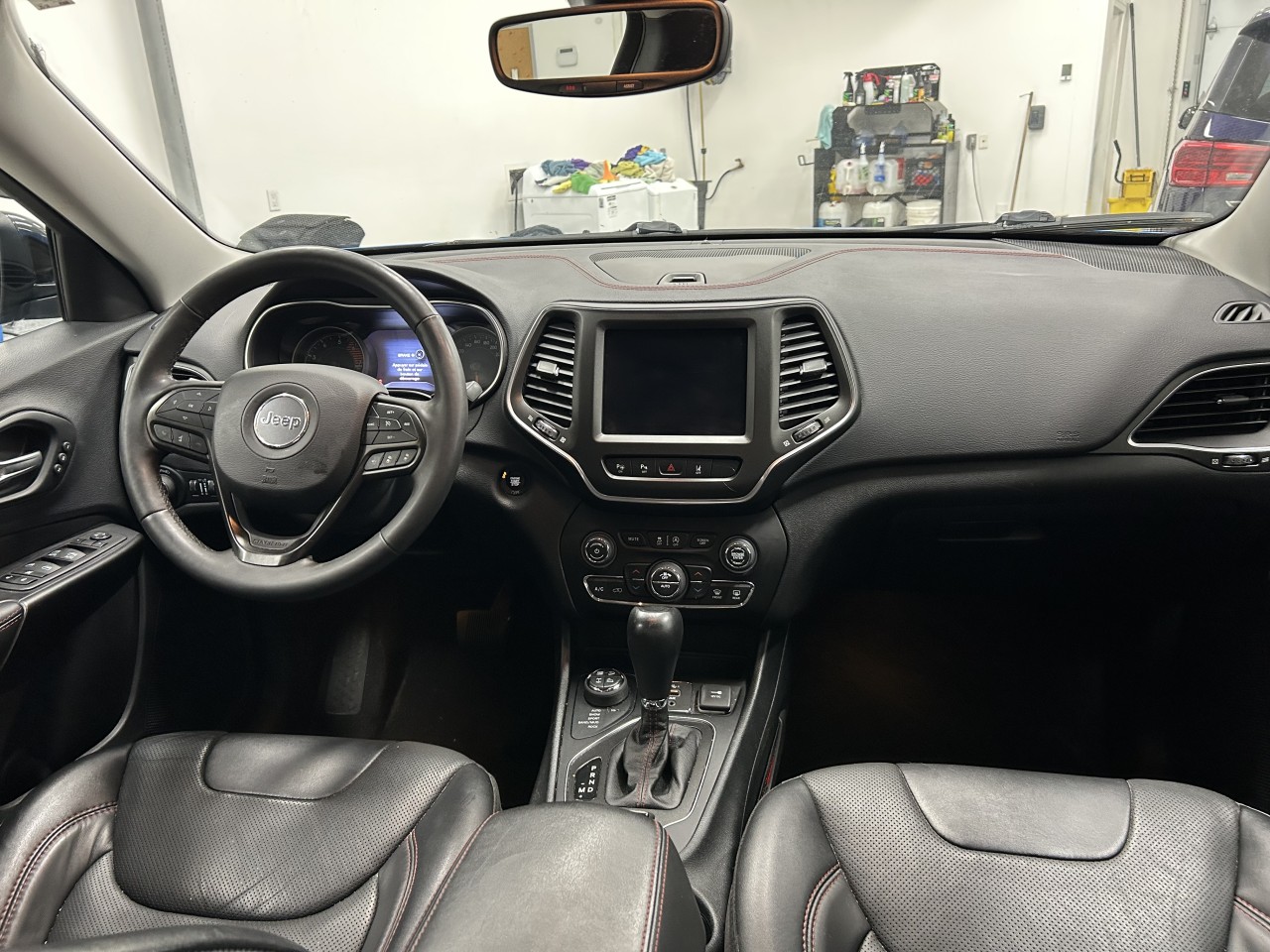 2023 Jeep Cherokee - Image 23