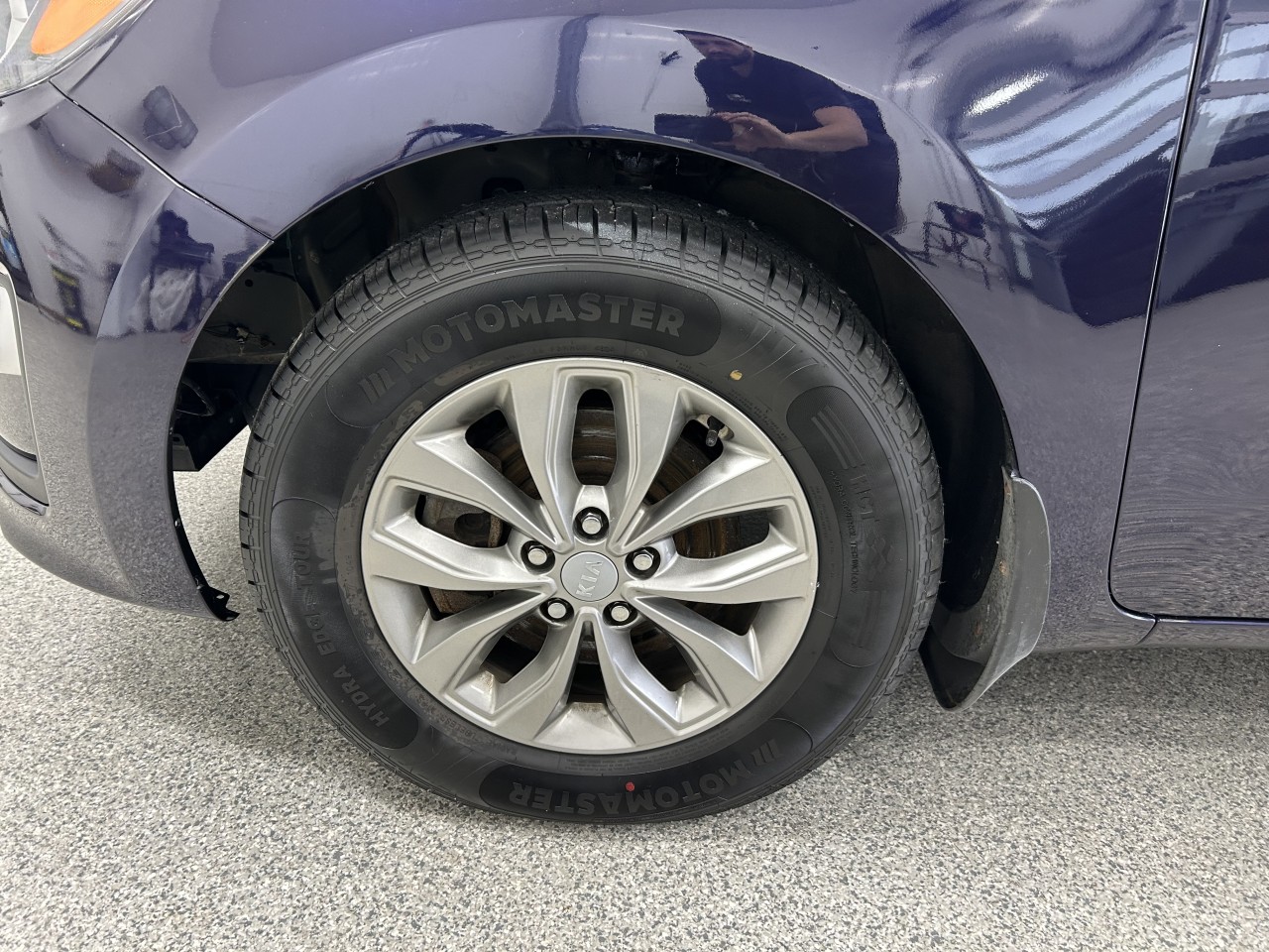 2020 Kia Sedona - Image 8