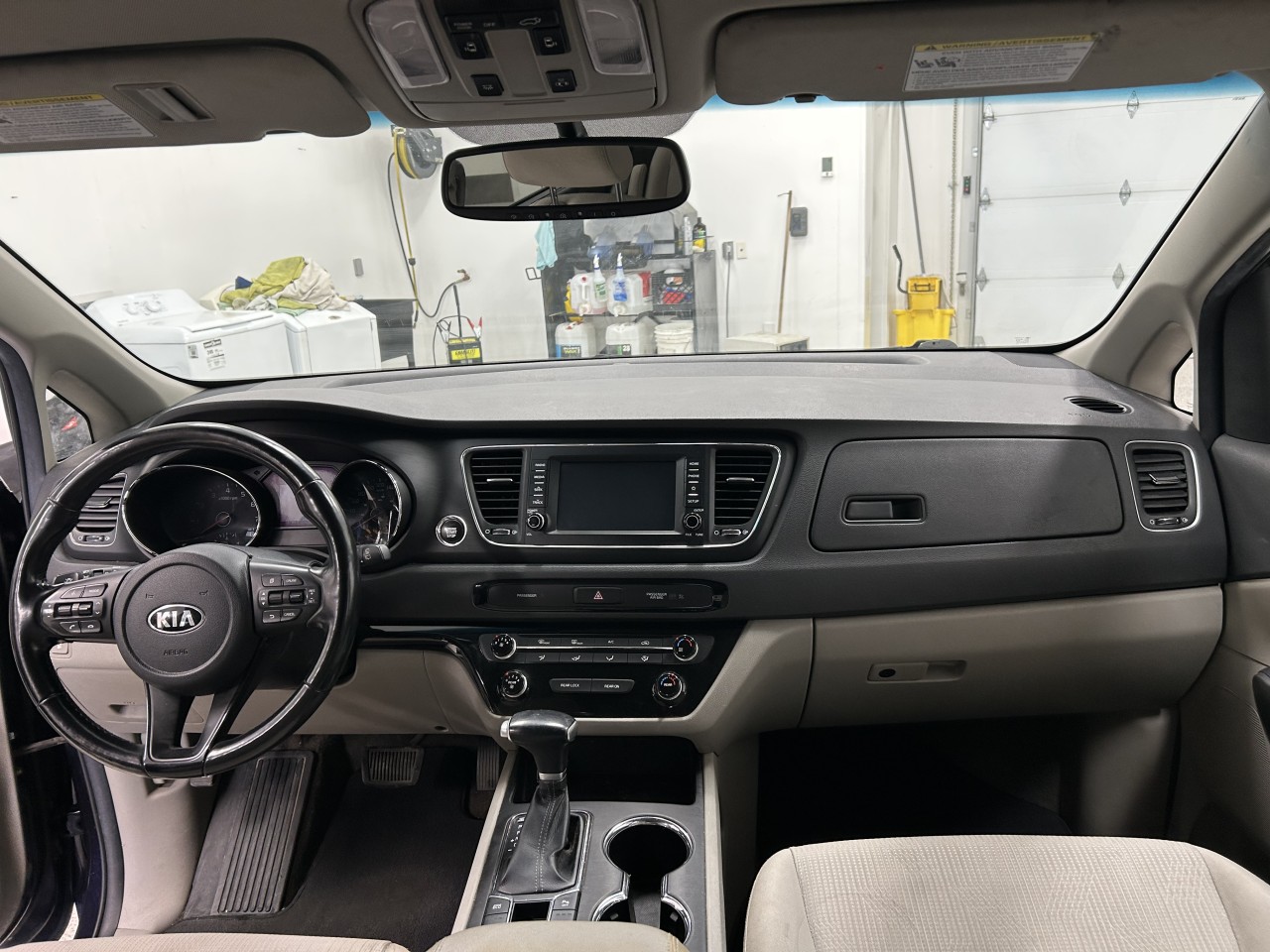 2020 Kia Sedona - Image 22