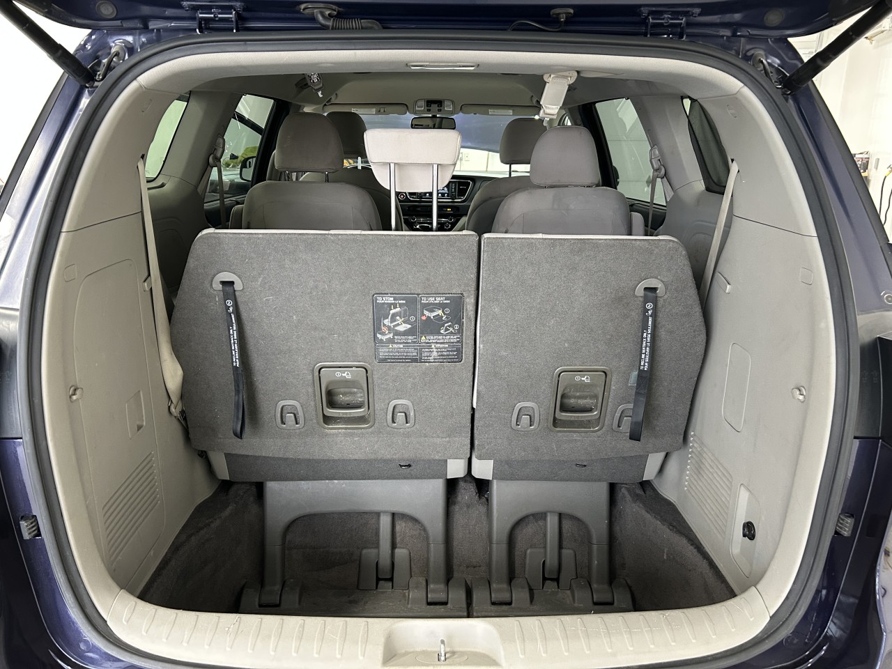 2020 Kia Sedona - Image 24