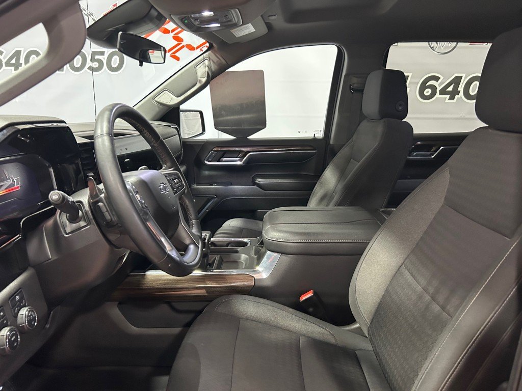 2023 Chevrolet Silverado 1500 - Image 18