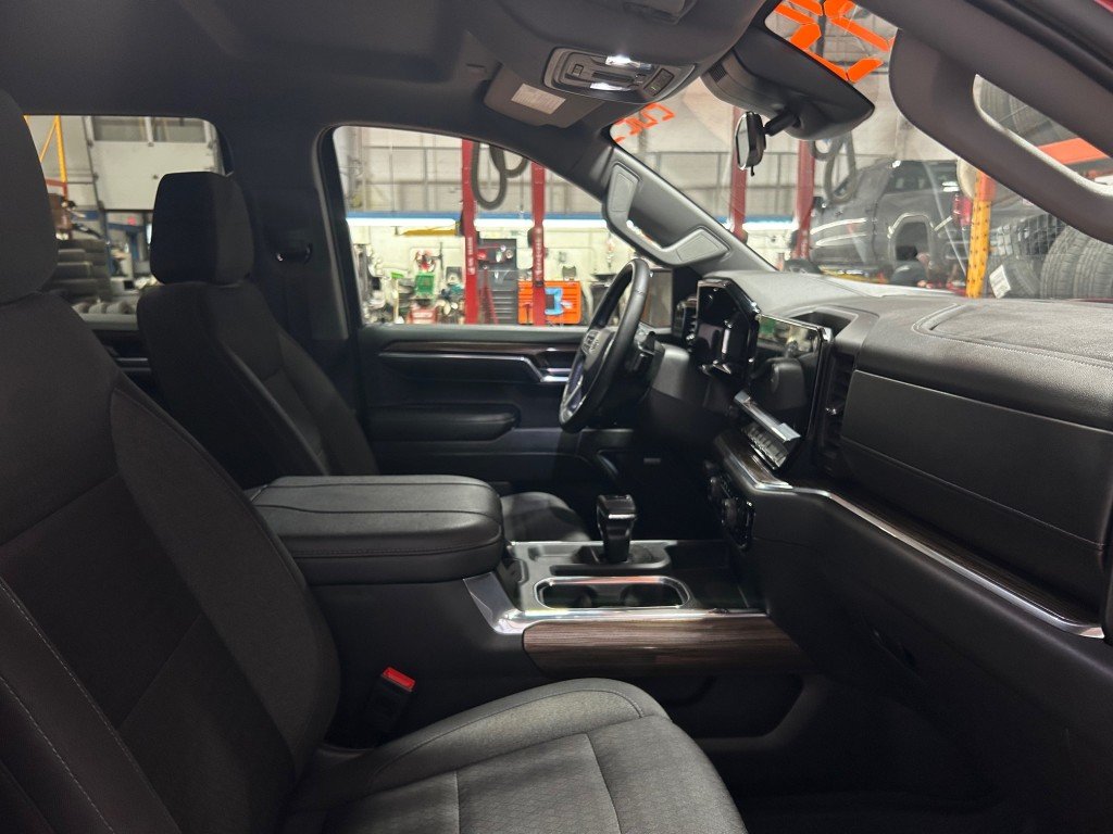 2023 Chevrolet Silverado 1500 - Image 23