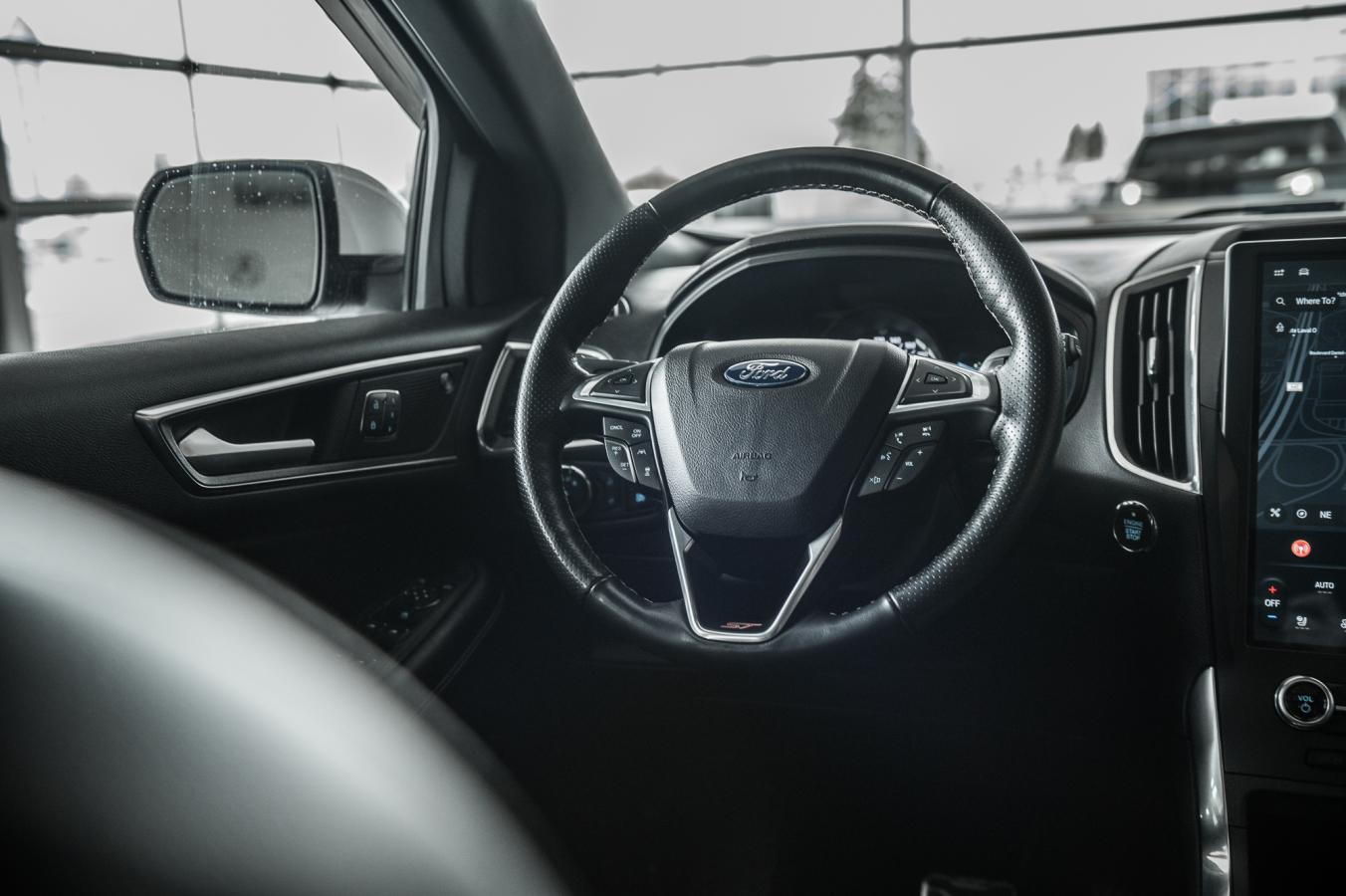 2022 Ford Edge - Image 30