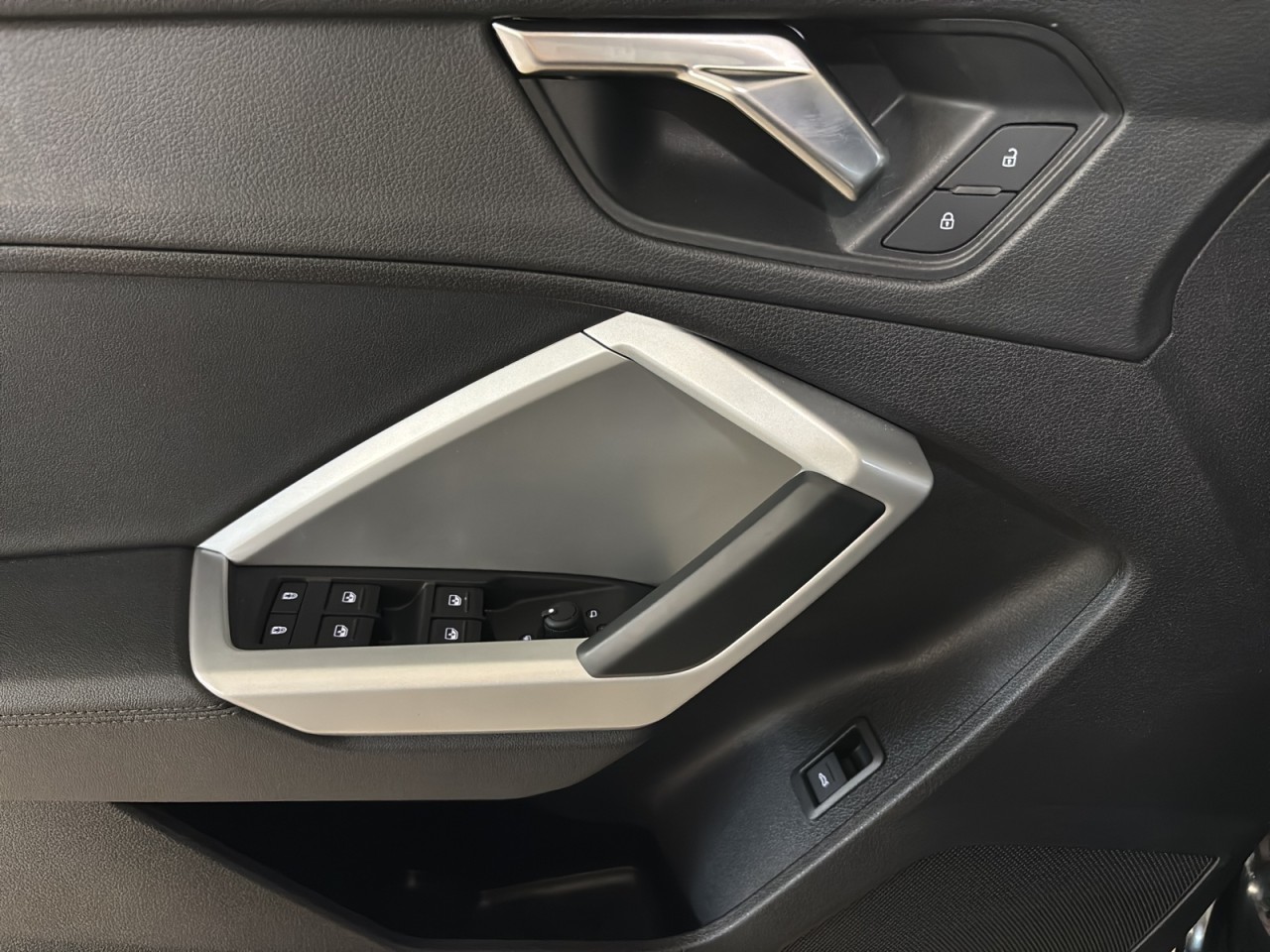 2022 Audi Q3 - Image 9