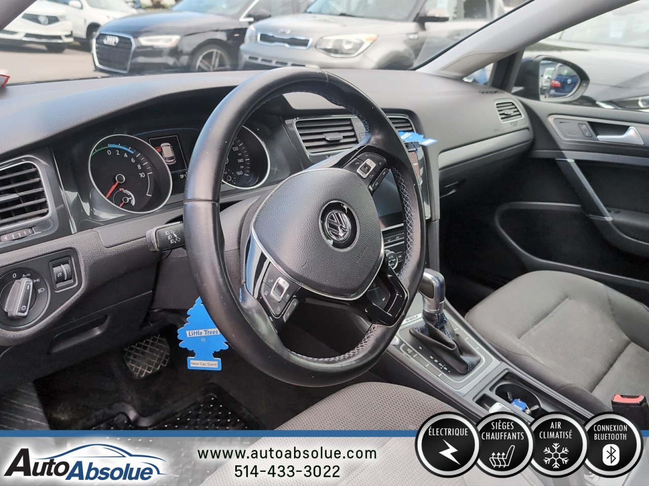 2017 Volkswagen e-Golf - Image 10