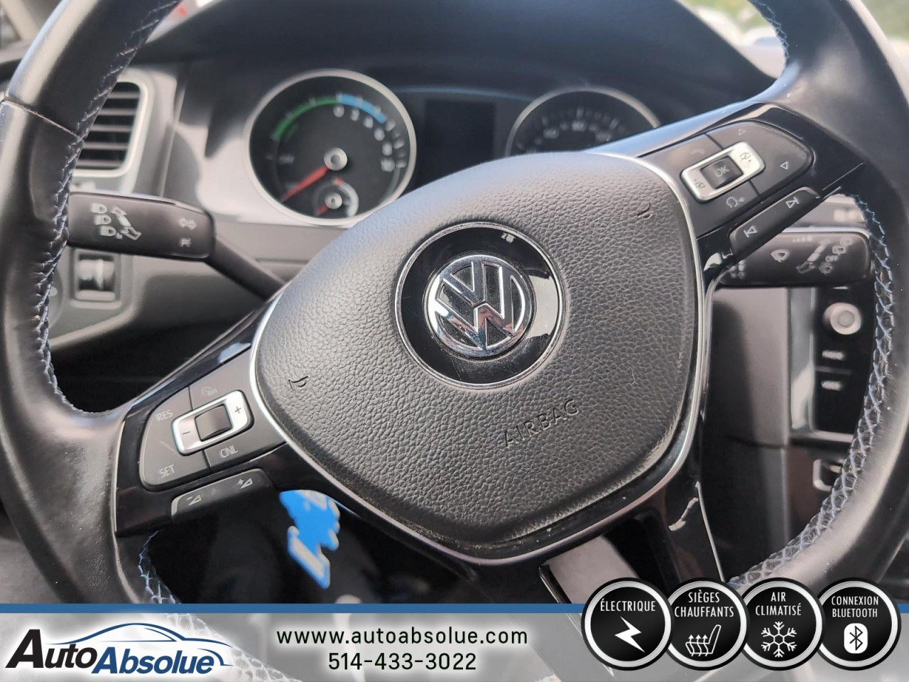 2017 Volkswagen e-Golf - Image 15