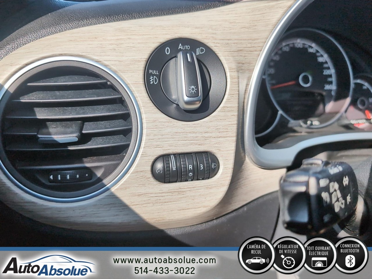 2018 Volkswagen Beetle - Image 16