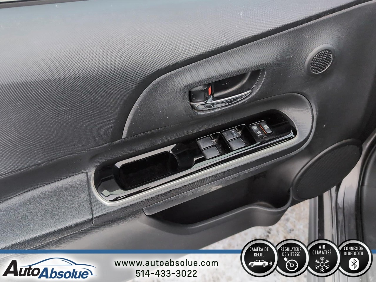 2018 Toyota Prius C - Image 9