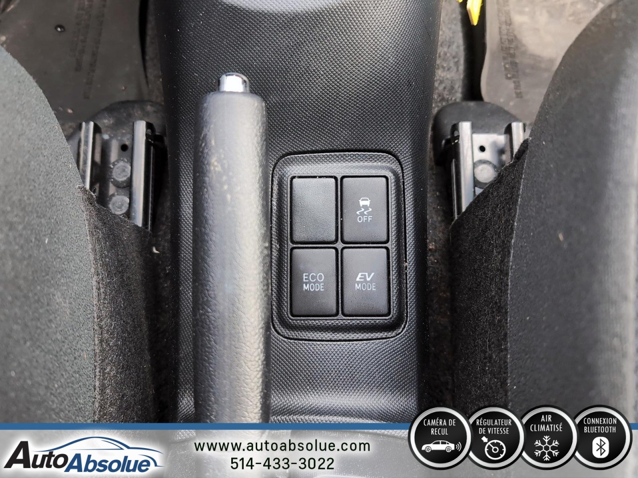 2018 Toyota Prius C - Image 16