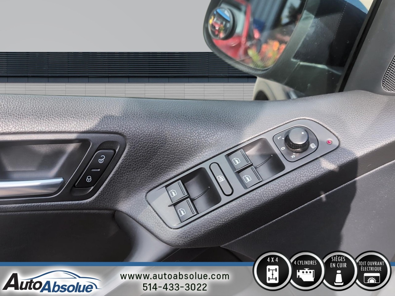 2012 Volkswagen Tiguan - Image 13