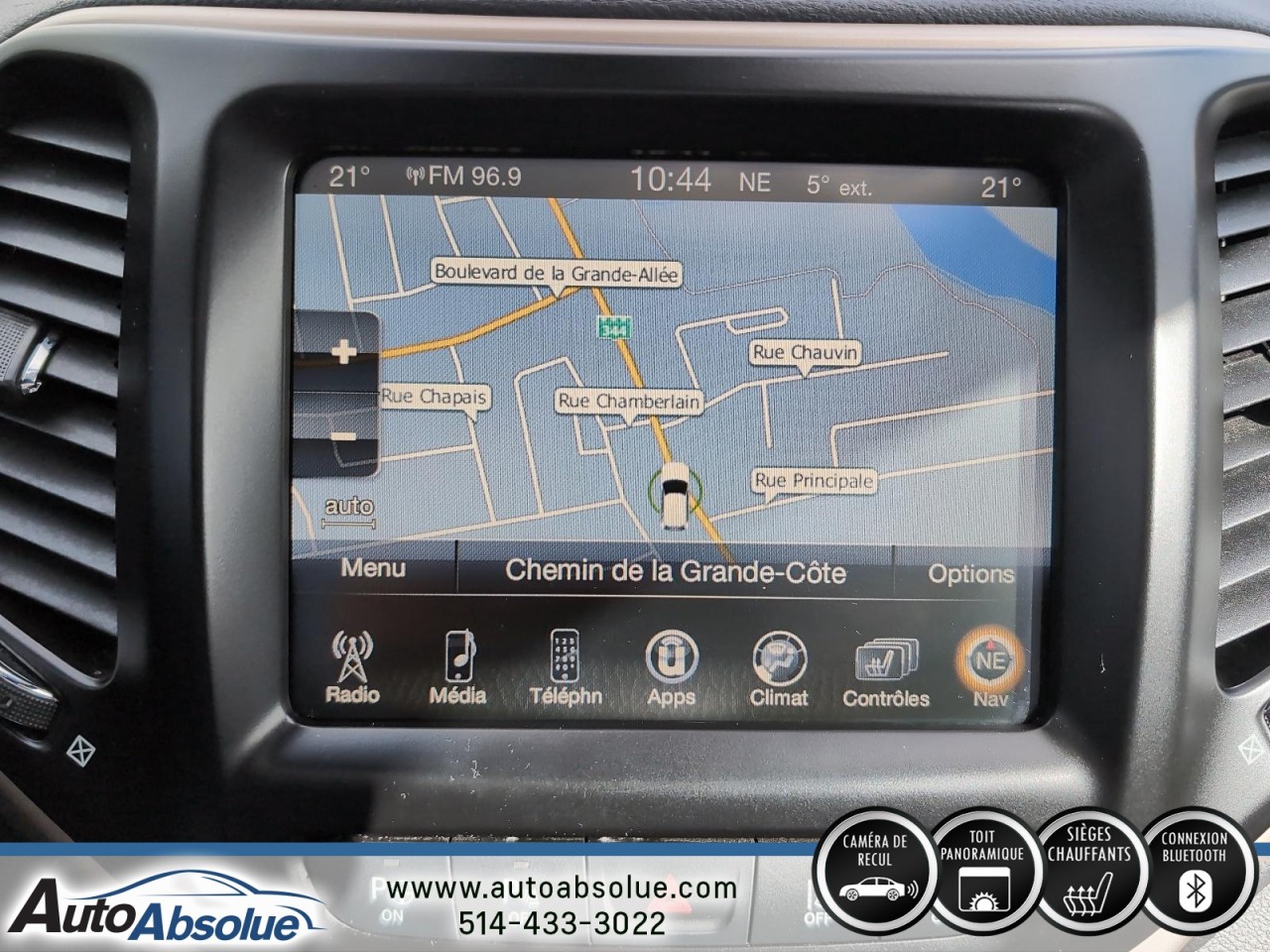 2017 Jeep Cherokee - Image 19