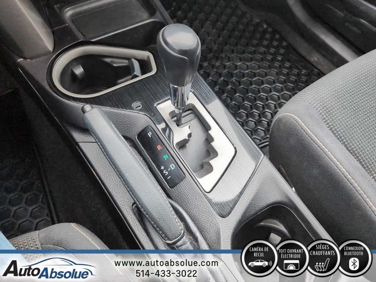 2018 Toyota RAV4 - Image 16