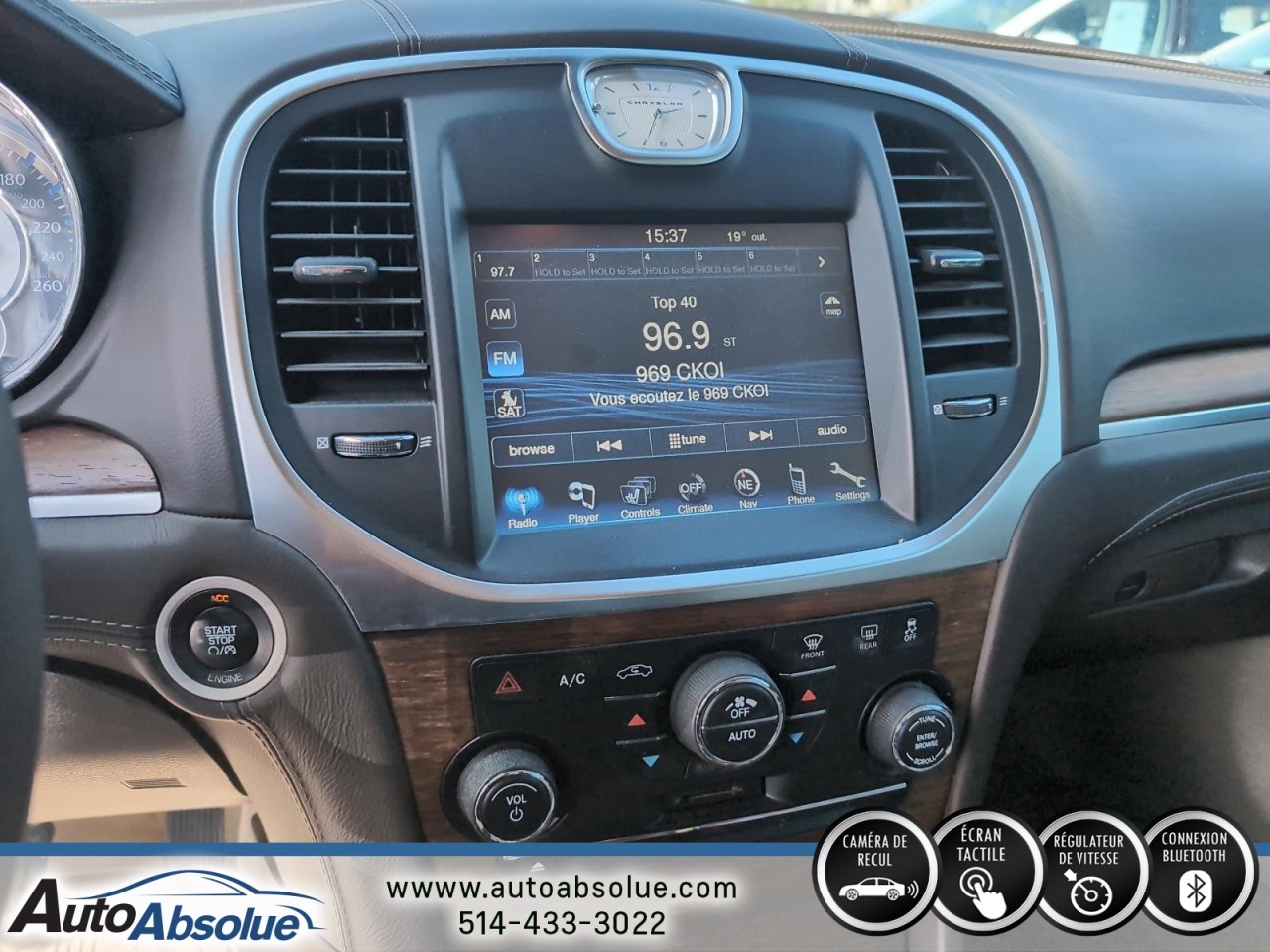 2013 Chrysler 300 - Image 14