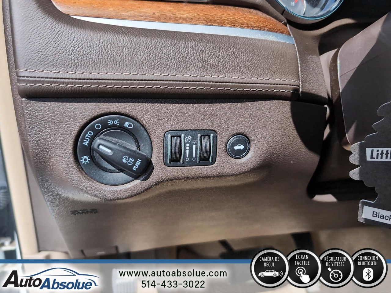 2013 Chrysler 300 - Image 16