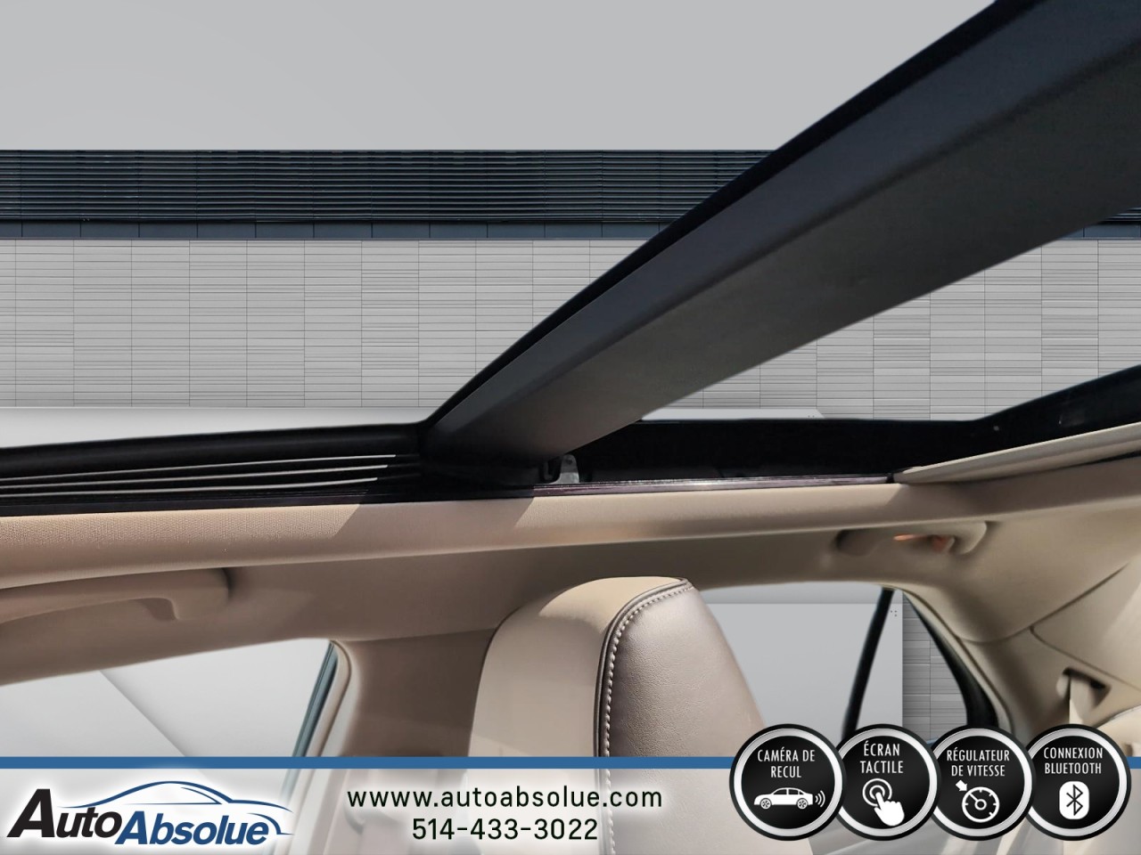 2013 Chrysler 300 - Image 18