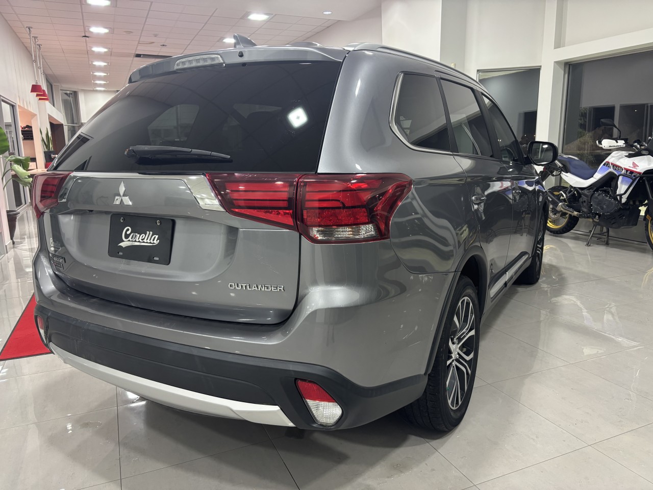2018 Mitsubishi Outlander - Image 6