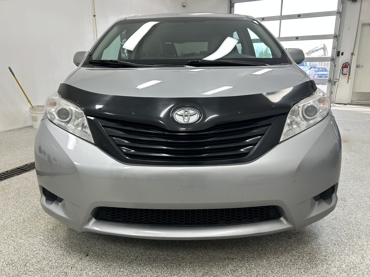 2017 Toyota Sienna - Image 12