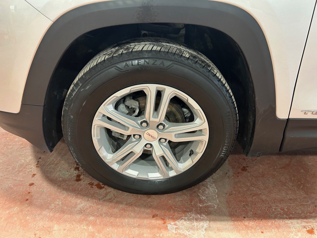 2022 GMC TERRAIN - Image 10