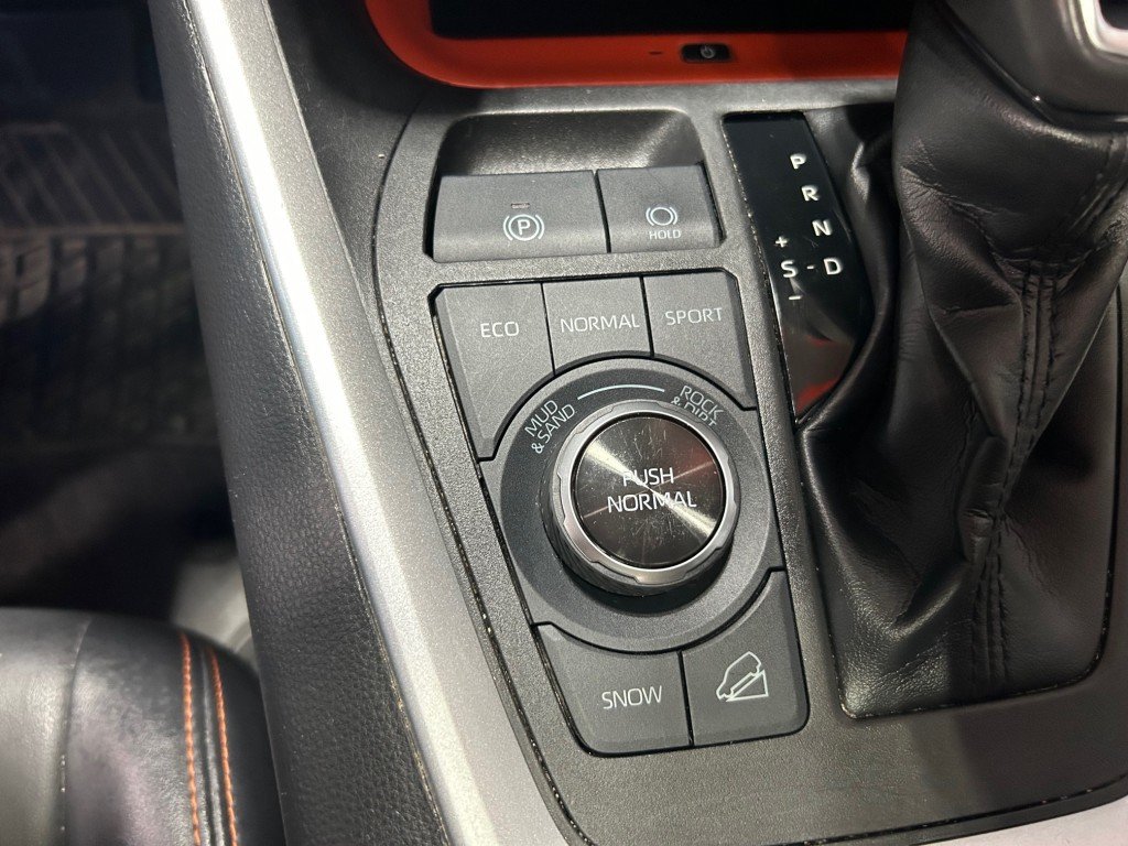 2022 Toyota RAV4 - Image 21