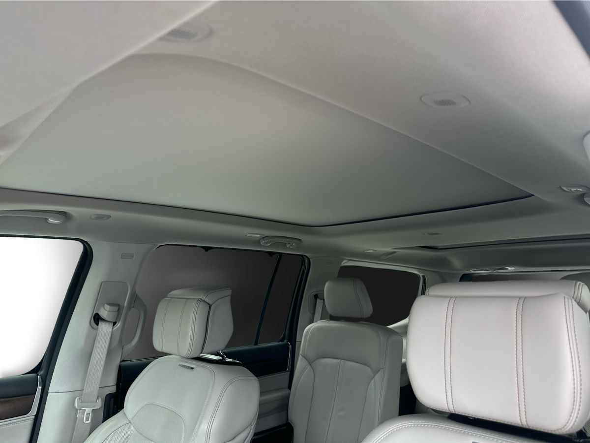 2022 Jeep Grand Wagoneer - Image 16