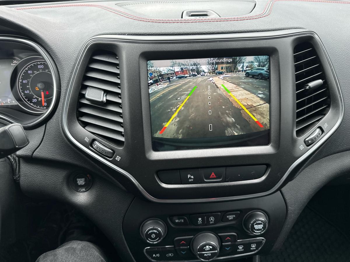 2019 Jeep Cherokee - Image 17