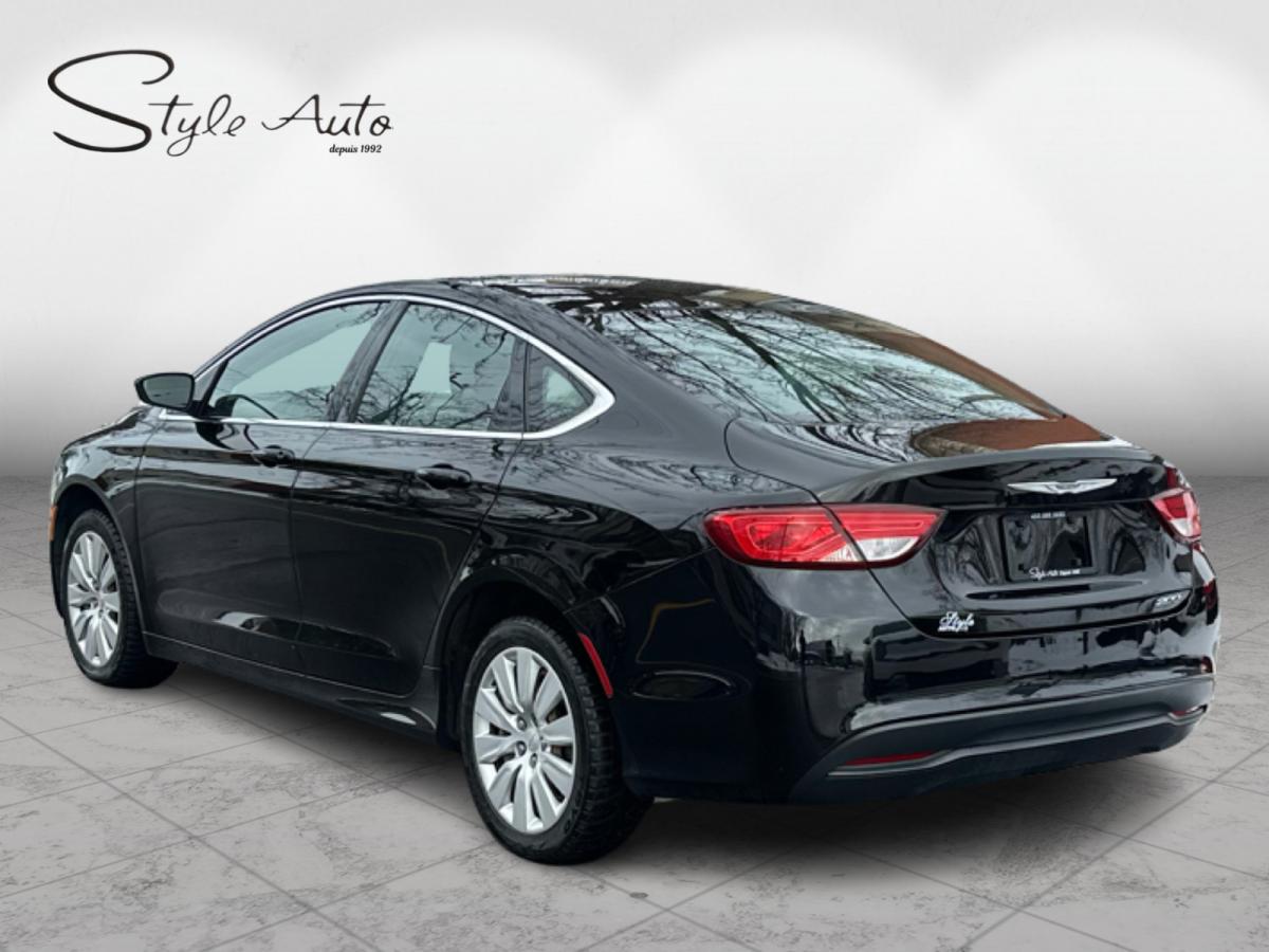 2015 Chrysler 200 - Image 4