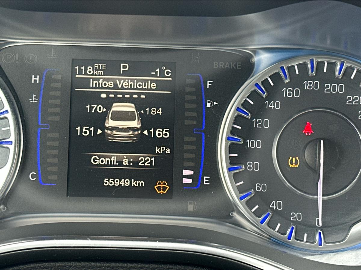 2015 Chrysler 200 - Image 8