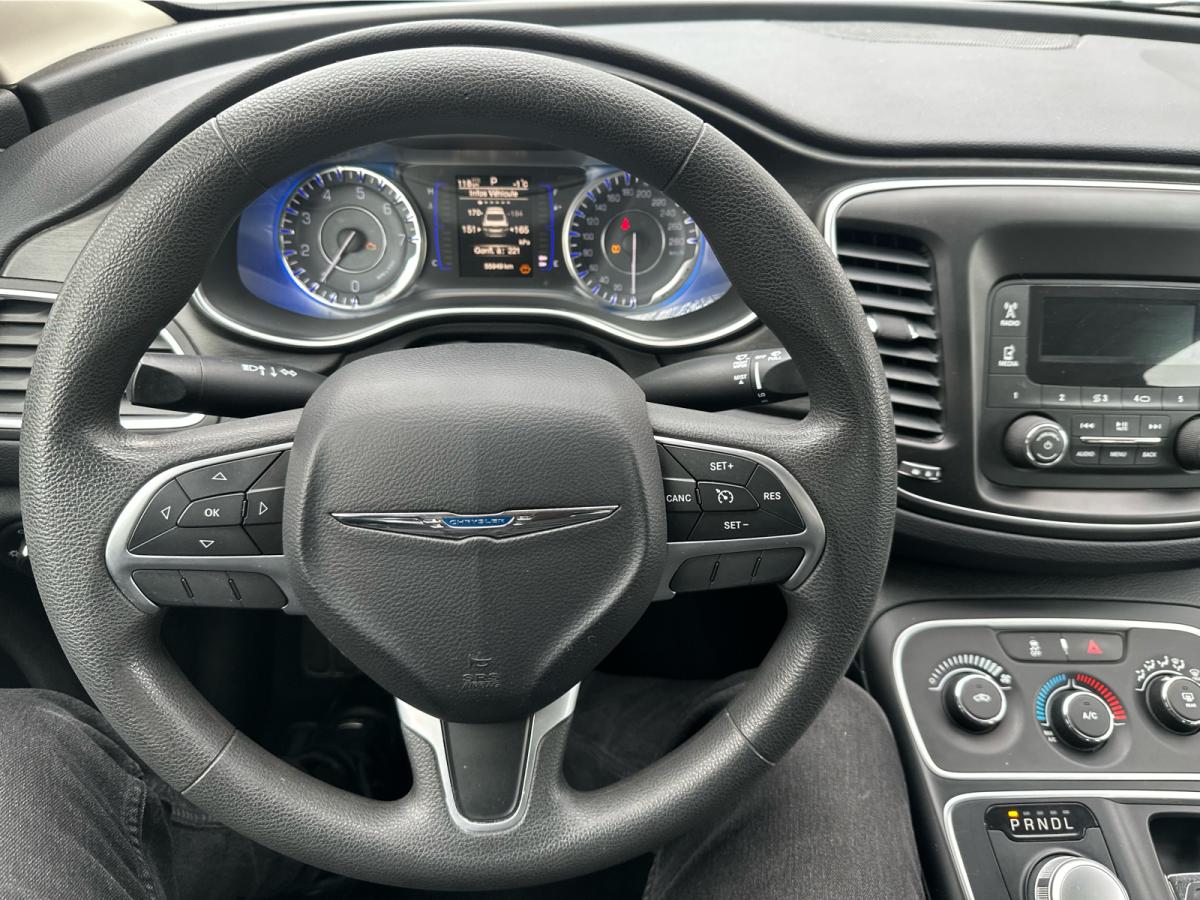 2015 Chrysler 200 - Image 10