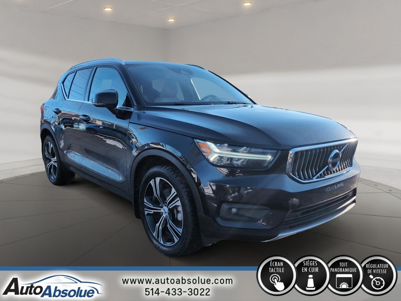 2022 Volvo XC40 - Image 2