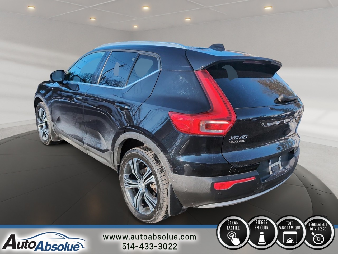 2022 Volvo XC40 - Image 4