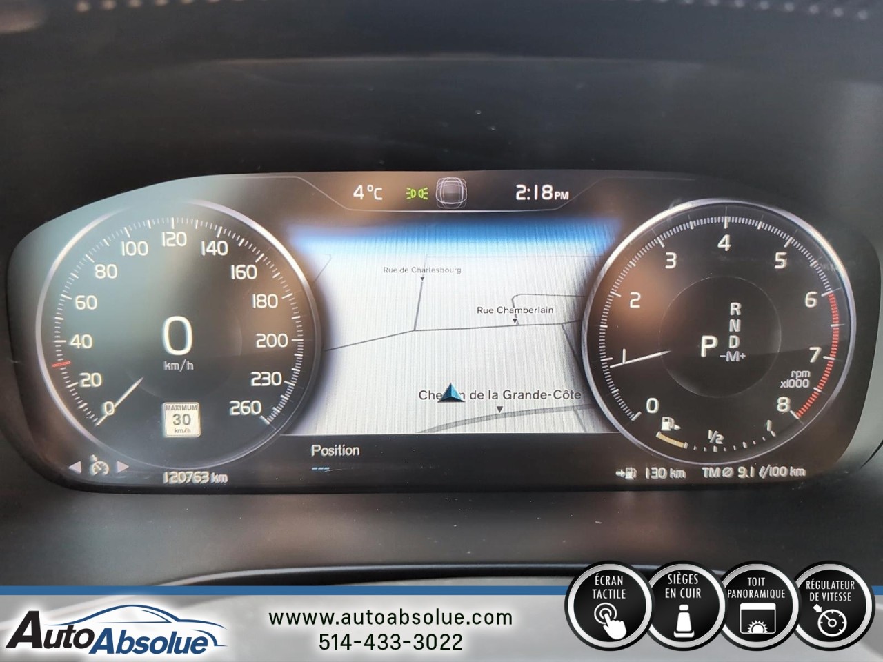 2022 Volvo XC40 - Image 13