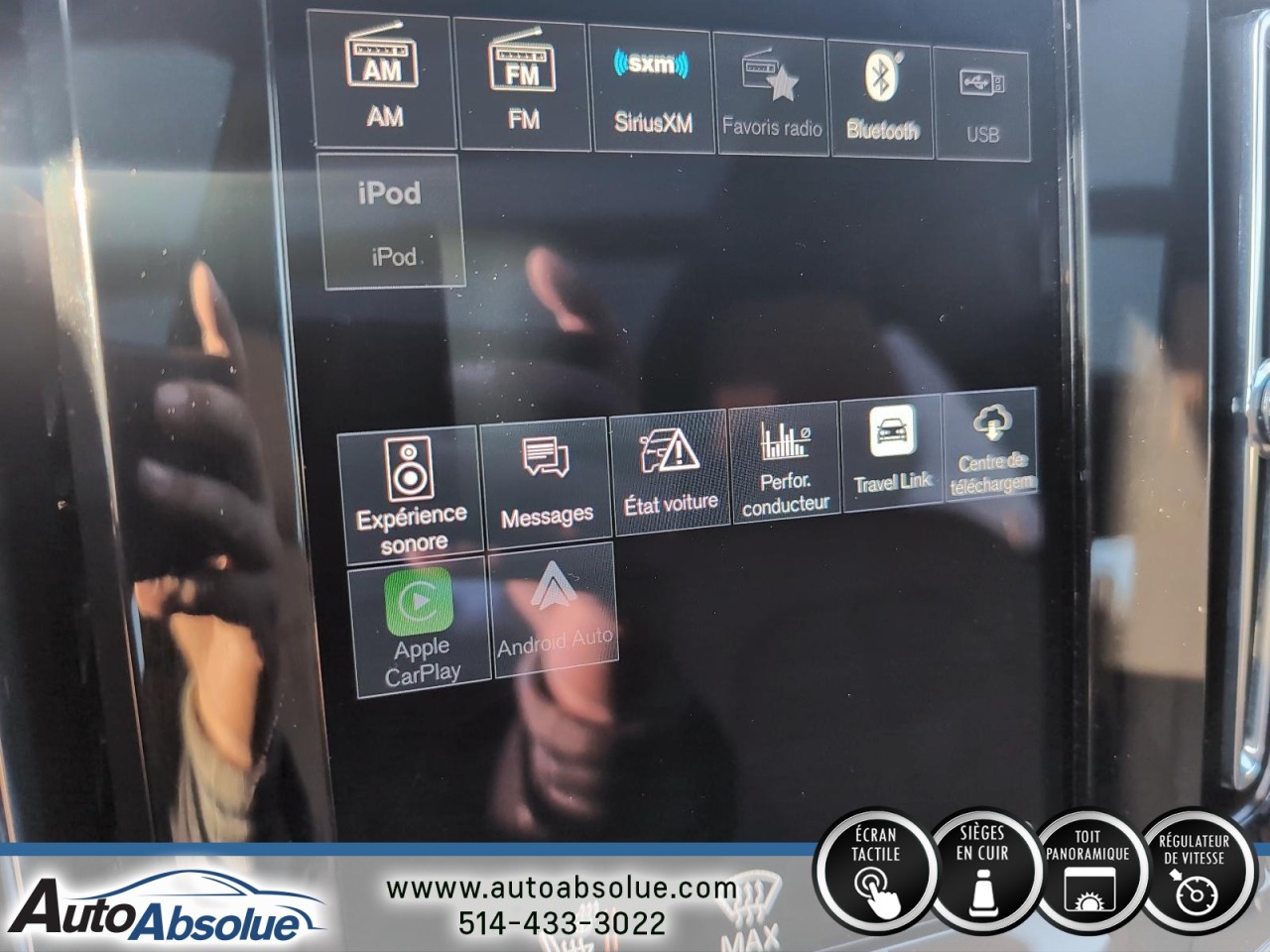 2022 Volvo XC40 - Image 19