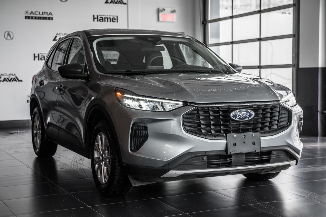 2023 Ford Escape - Image 3