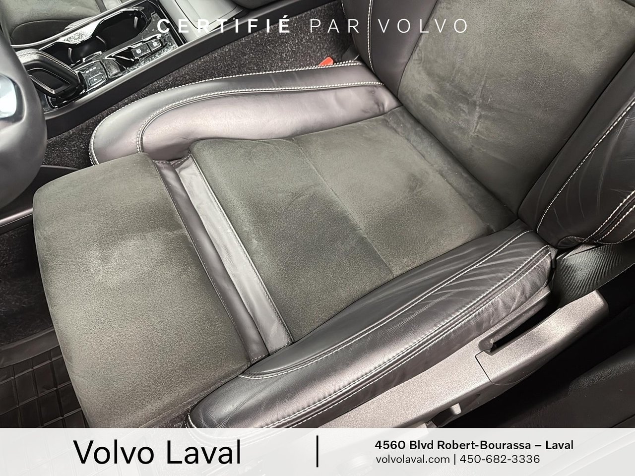 2022 Volvo XC40 - Image 7