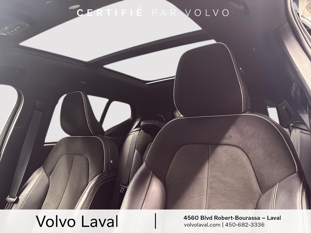 2022 Volvo XC40 - Image 9