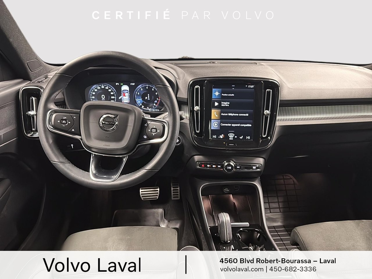 2022 Volvo XC40 - Image 11